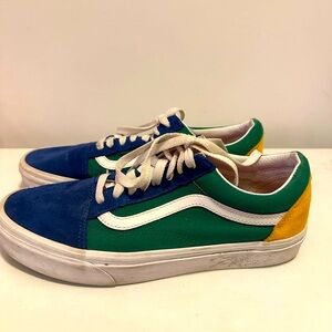 VANS Sneakers
Men’s Size 8.5 US